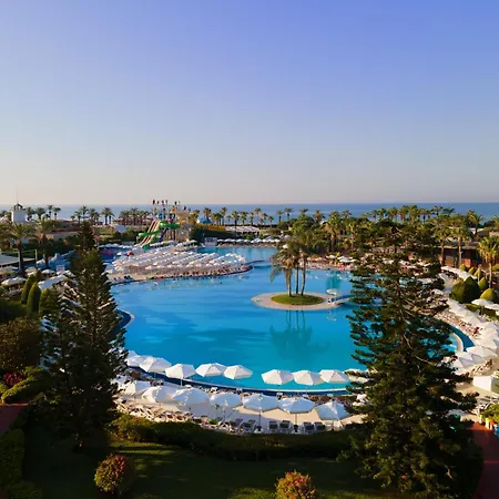 Rezort Miracle Antalya